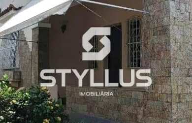 Imagem: A casa possui 3 Dormitórios, 4 Banheiros, 5 Vagas na garagem