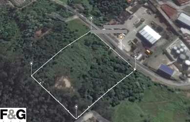 Imagem: O terreno possui 12.600m² de Área e está localizado em Batistini