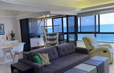 Imagem: O apartamento possui 4 Dormitórios, 3 Banheiros, 2 Vagas na