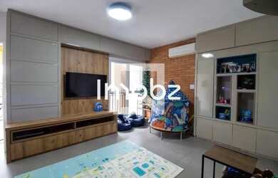 Imagem: A casa possui 3 Dormitórios, 3 Banheiros, 2 Vagas na garagem