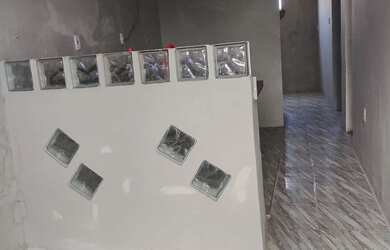 Imagem: A casa possui 2 Dormitórios, 1 Banheiro e Varanda e está localizado