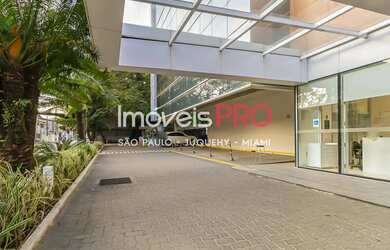 Imagem: O depósito possui 5 Vagas na garagem, 647m² de Área e está