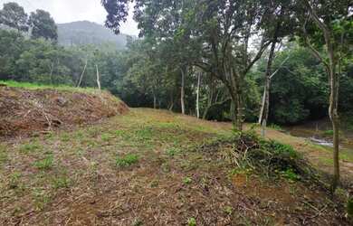 Imagem: O terreno possui 2800m² de Área e está localizado em Universal