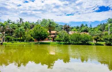 Imagem: A chácara possui 500m² de Área, Imóvel mobiliado e está