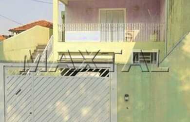 Imagem: A casa possui 4 Dormitórios, 4 Banheiros, 4 Vagas na garagem