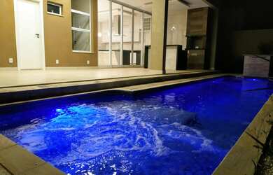 Imagem: A casa em condomínio possui 3 Dormitórios, 5 Banheiros, 4