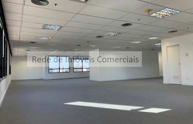 Imagem: O depósito possui 5 Vagas na garagem, 222m² de Área, Imóvel