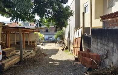 Imagem: O terreno possui 1.060m² de Área e está localizado em Vila