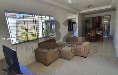 Imagem: A casa possui 5 Dormitórios, 2 Banheiros, 4 Vagas na garagem