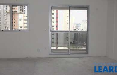 Imagem: O depósito possui 1 Vaga na garagem, 40m² de Área e está