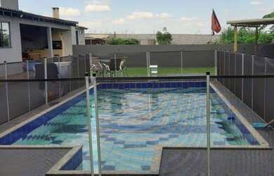 Imagem: A chácara possui 160m² de Área, Churrasqueira, Piscina, Área