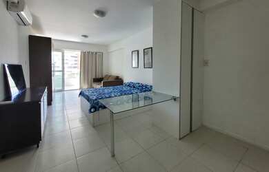 Imagem: O apartamento possui 1 Dormitório, 1 Banheiro, 1 Vaga na garagem