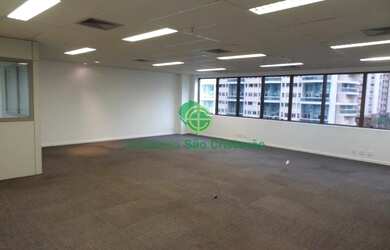 Imagem: O depósito possui 3 Vagas na garagem, 120m² de Área e está