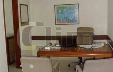 Imagem: O depósito possui 1 Vaga na garagem, 24m² de Área e está