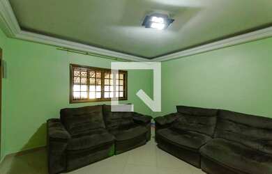 Imagem: A casa possui 2 Dormitórios, 1 Banheiro, 5 Vagas na garagem