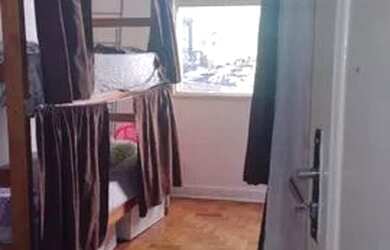 Imagem: A pousada chalé possui 2 Dormitórios e está localizado em