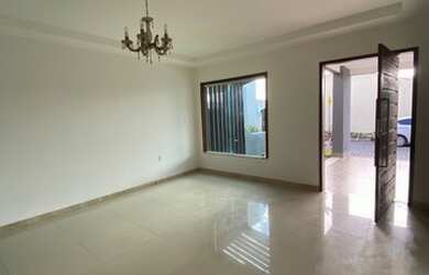 Imagem: A casa em condomínio possui 3 Dormitórios, 2 Banheiros, 2