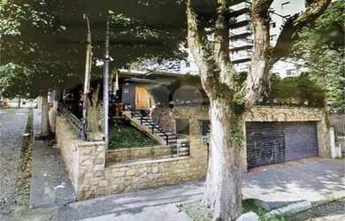 Imagem: A casa possui 5 Dormitórios, 5 Banheiros, 5 Vagas na garagem