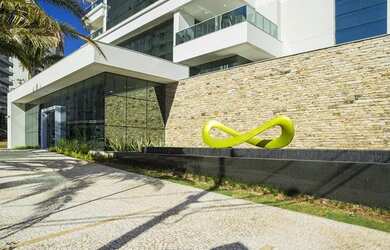 Imagem: O apartamento possui 3 Dormitórios, 5 Banheiros, 3 Vagas na