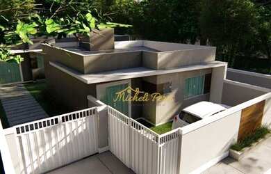 Imagem: A casa possui 2 Dormitórios, 2 Banheiros, 2 Vagas na garagem