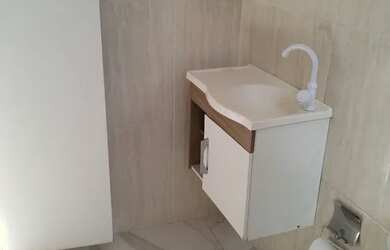 Imagem: A casa possui 1 Dormitório, 1 Banheiro e está localizado