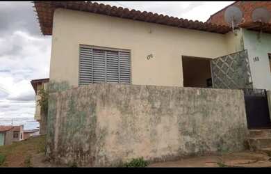 Imagem: A casa possui 2 Dormitórios, 1 Banheiro, 250.000m² de Área