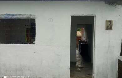 Imagem: A casa possui 1 Dormitório, 1 Banheiro e está localizado