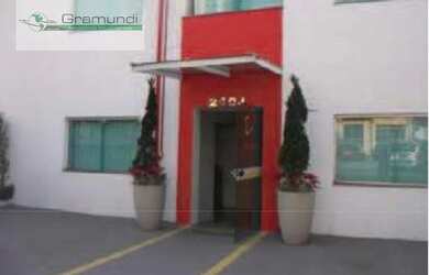 Imagem: O depósito possui 5 Vagas na garagem e 1500m² de Área e está