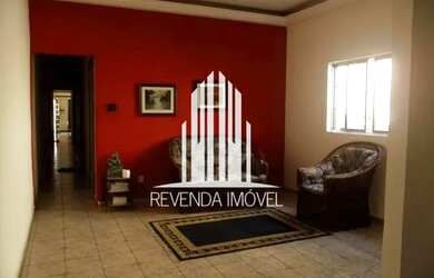 Imagem: A casa possui 4 Dormitórios, 4 Banheiros, 2 Vagas na garagem