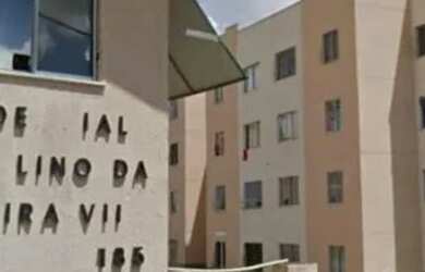 Imagem: O apartamento possui 2 Dormitórios, 1 Banheiro e 1 Vaga na