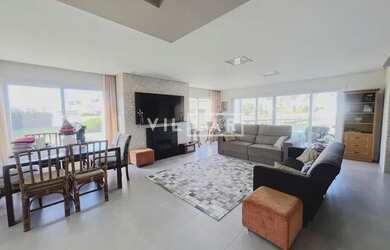 Imagem: A casa em condomínio possui 3 Dormitórios, 4 Banheiros, 2