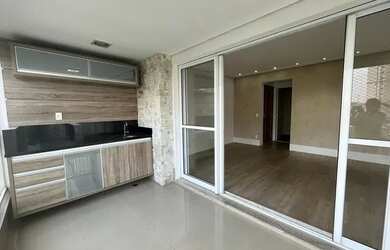 Imagem: O apartamento possui 3 Dormitórios, 1 Banheiro, 2 Vagas na