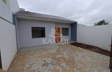 Imagem: A casa possui 2 Dormitórios, 1 Banheiro, 2 Vagas na garagem