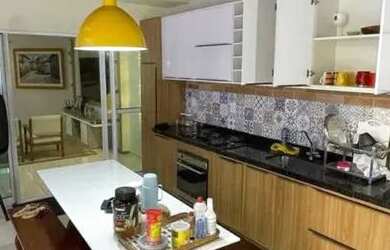 Imagem: A casa possui 2 Dormitórios, 2 Banheiros, 103m² de Área e