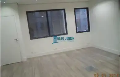 Imagem: O depósito possui 2 Vagas na garagem, 79m² de Área e está