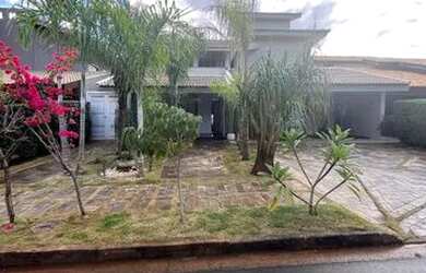 Imagem: A casa em condomínio possui 5 Dormitórios, 5 Banheiros, 5