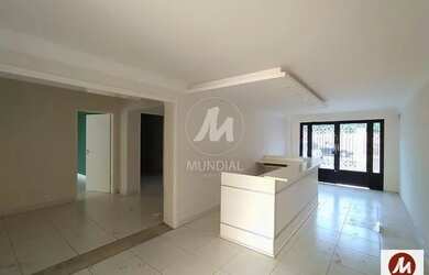 Imagem: O depósito possui 4 Vagas na garagem, 255m² de Área e está