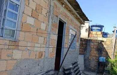 Imagem: A casa possui 2 Dormitórios, 1 Banheiro, 260m² de Área, Imóvel