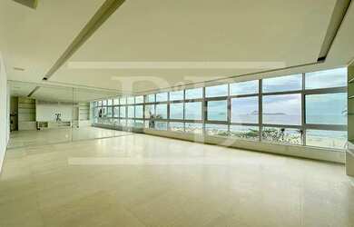 Imagem: O apartamento possui 3 Dormitórios, 3 Banheiros, 2 Vagas na