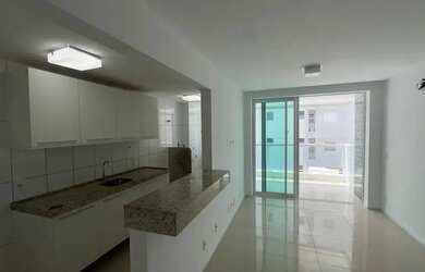 Imagem: O apartamento possui 3 Dormitórios, 2 Banheiros, 2 Vagas na