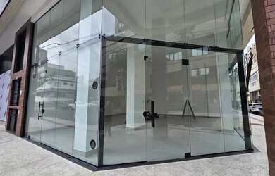 Imagem: O depósito possui 76m² de Área e está localizado em Nações