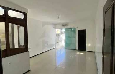 Imagem: A casa possui 5 Dormitórios, 4 Banheiros, 4 Vagas na garagem