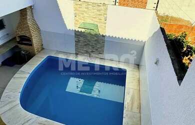 Imagem: A casa possui 2 Dormitórios, 3 Banheiros, 245m² de Área e