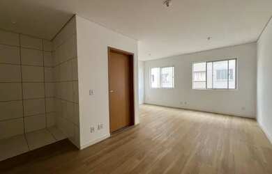 Imagem: O apartamento possui 1 Dormitório, 1 Banheiro, 33m² de Área