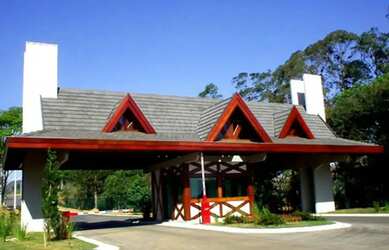 Imagem: O terreno possui 1.000m² de Área e está localizado em Jambeiro