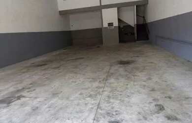 Imagem: O depósito possui 3 Vagas na garagem, 280m² de Área e Imóvel