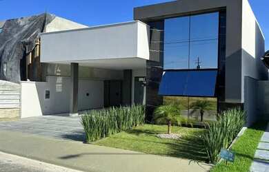 Imagem: A casa em condomínio possui 3 Dormitórios, 4 Banheiros, 1