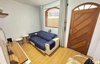 Imagem: A casa possui 4 Dormitórios, 3 Banheiros, 1 Vaga na garagem