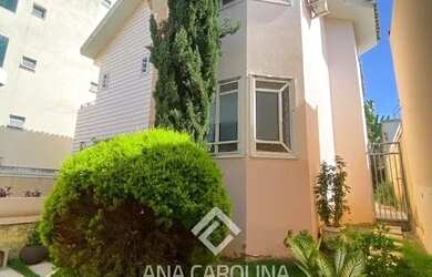 Imagem: A casa à venda possui 3 Dormitórios, 3 Banheiros e 360m²