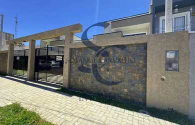 Imagem: A casa possui 3 Dormitórios, 2 Banheiros, 2 Vagas na garagem